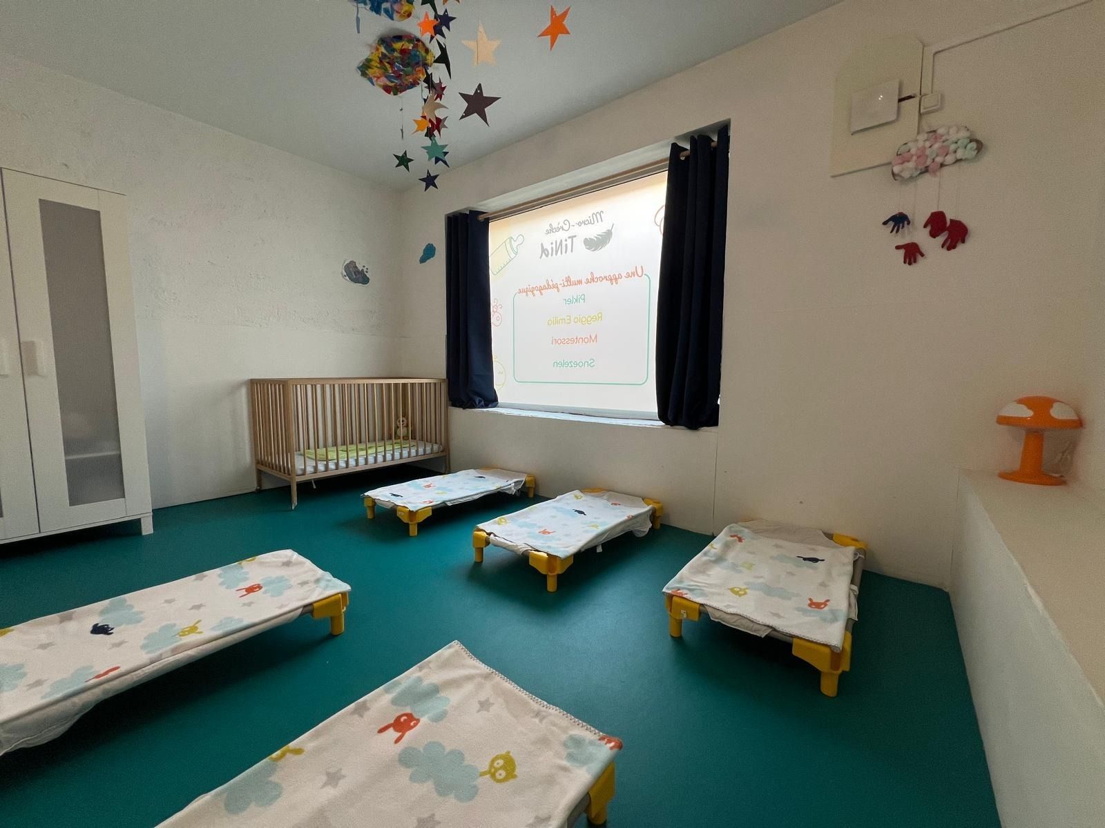 <img src="..." alt="Dortoir 2 de la crèche TiNid Montauroux">